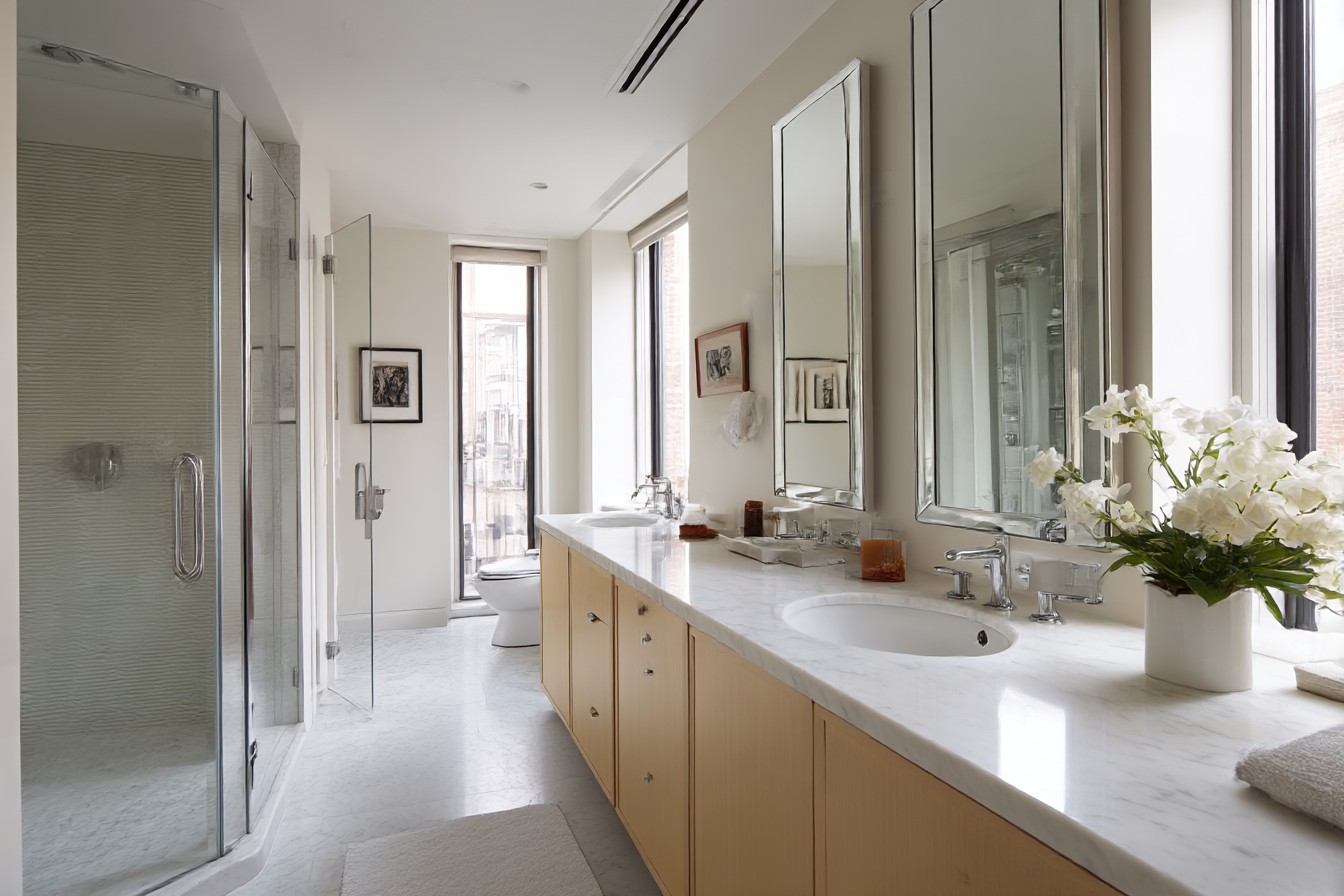 im1979_Aging-Friendly_Home_Updates_That_Look_Great_at_Any_Lif_2d7632ae-1f10-4aa0-becf-9e99119d6220_0