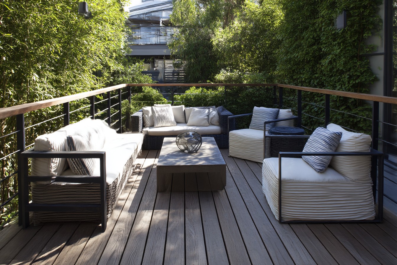 im1979_Deck_Design_Secrets_Details_That_Make_Outdoor_Living_S_36a4bf7e-a946-4ca3-a781-7061f7e629c8_2