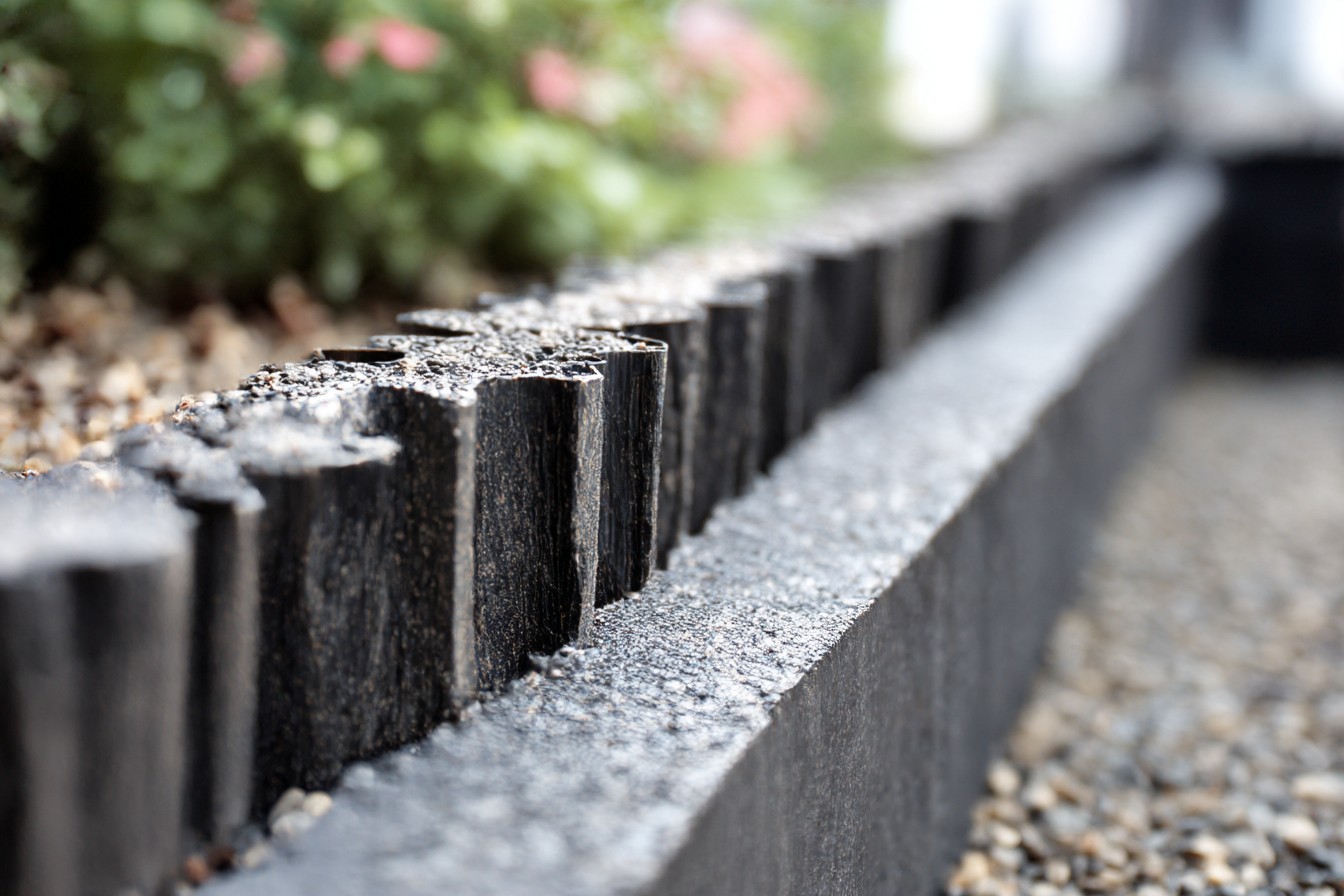 im1979_Garden_Bed_Edging_That_Lasts_Border_Solutions_Beyond_B_9103268d-559f-43f2-88f9-f99c083673d0_0